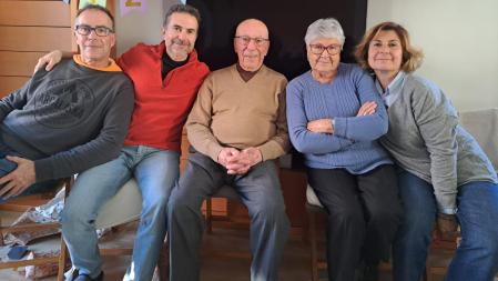 Núria Balada con su marido e hijos