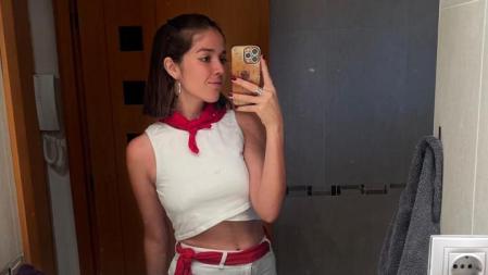 Carolina preparándose para los Sanfermines. 