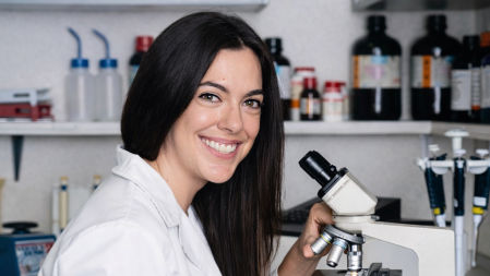 Irene Martínez de Toda, en su laboratorio.&nbsp;