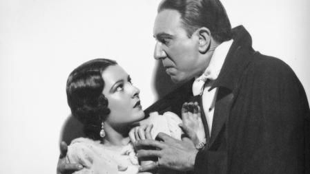 La mexicana Lupita Tovar, estremecida ante el andaluz Carlos Villarías en 'Drácula'