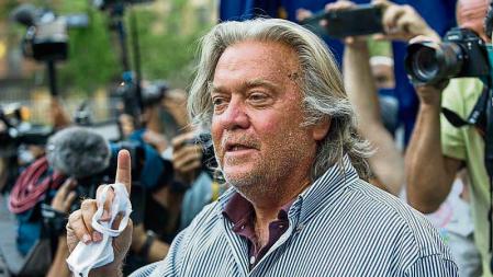 El comité que investiga el asalto al Capitolio presenta cargos de desacato contra Bannon
