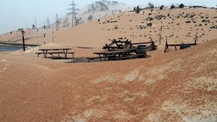 Nieve cubierta de polvo de origen sahariano en la zona de Baqueira Beret, el 6 de febrero