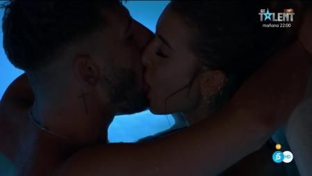 'La Isla de las Tentaciones 3': Nuevas imágenes de subidas de tono en la piscina entre Marina e Isaac