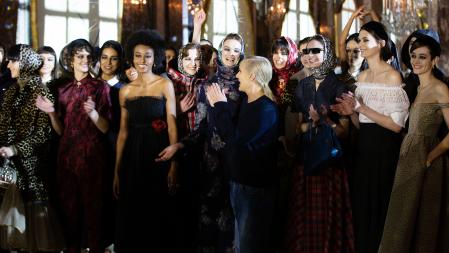 Dior ha sorprendido con su puesta en escena femenina y feminista como nunca