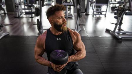 Marc Ribas, cocinero y culturista. Serie “ Vuelta y vuelta “