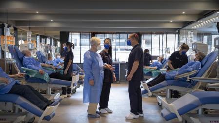 Grifols y Ace Alzheimer Center Barcelona abren el primer Ambar Center en Barcelona para aplicar la terapia de recambio plasmático periódico con albúmina (procedimiento AMBAR) a los pacientes con alzheimer