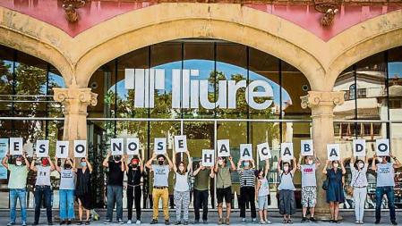 15 - 06 - 2021 / Barcelona / Nou repartiment d'aliments al Teatre lliure, un any després de l'inici de l'ajuda a actors per la pandèmia / Foto: Llibert Teixidó
