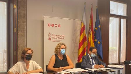 Eva Martínez, María José Mira y el conseller Vicent Soler, durante la reunión de este miércoles del Consejo de Política Fiscal y Financiera.