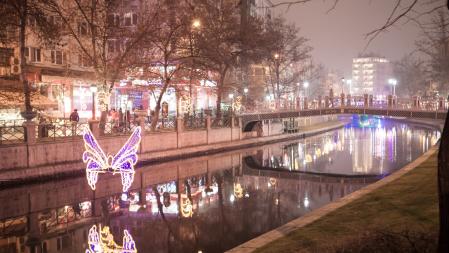 La iluminación urbana puede ser atractiva y útil para los humanos pero no se puede olvidar que también afecta a la vida de muchas especies .