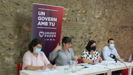 Rosa Medel, Pilar Lima, Estefanía Blanes y Roger Muñoz, durante la presentación de la proposición de ley.