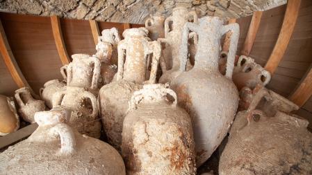 Ánforas romanas que servían para transportar vino durante los viajes
