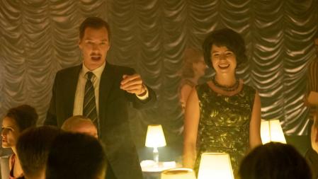 El empresario tiene que mentirle a su esposa