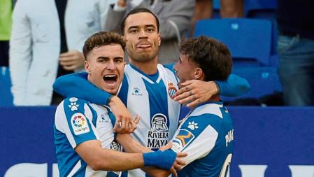 ***CORRECCIÓN PIE DE FOTO***CORNELLÀ DE LLOBREGAT (BARCELONA), 06/11/2021.- El delantero del RCD Espanyol Raúl De Tomás 