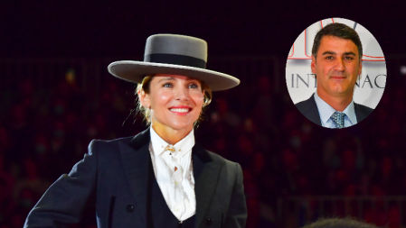 Elsa Pataky salió a la arena sobre un caballo y vestida de corto ante la ovación del público y del también galardonado diestro de Ubrique.
