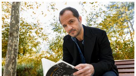 Guionista, cómico y presentador, durante muchos meses vivió en una realidad paralela sin ser consciente de ello.