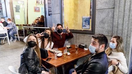 Controles Policia en la s calle donde donde congregan los turistas en la zona de la puerta del Sol