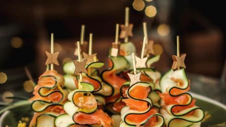 El salmón ahumado es uno de los productos infaltables en la mesa navideña