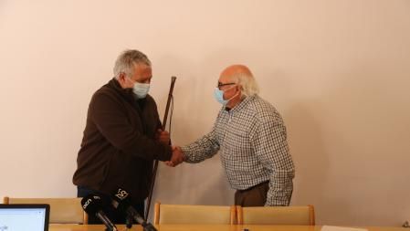 El nuevo alcalde de Setcases, Joan Casadevall, tras tomar posesión del cargo.