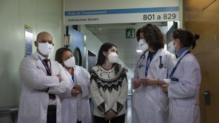 Parte del equipo de Trasplante Pulmonar del Vall d'Hebron, junto a Mireia