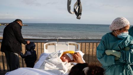 bebe d emadre con covid