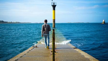 Imagen alegórica de un proceso real y confirmado: la elevación del nivel del mar como consecuencia del cambio climático  .
