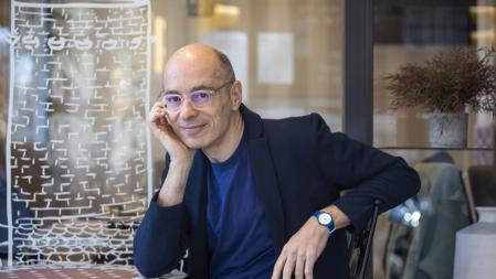 BERNARD WERBER, ESCRITOR FRANCÉS QUE PRESENTA UNA NOVELA PROTAGONIZADA POR GATOS