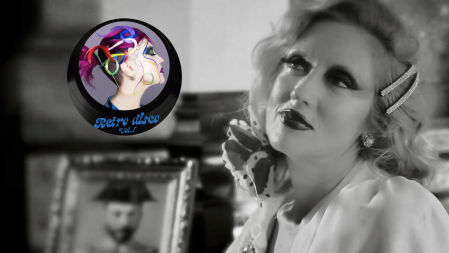 Carmen rescata los hits de su época dorada traducidos al español para que el público más joven pueda conocerlos.