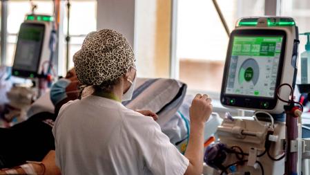 assaig clínic que està preparant l'hospital per combatre la covid persistent, i la tècnica utilitzada serà la plasmafèresi