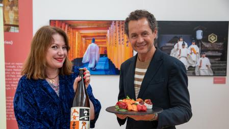 FESTIVAL Sakura Matsuri de Sabadell, el regidor Luis Matas y la directora del festival Sonia Graupera.