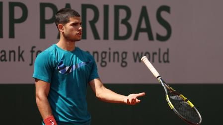 Carlos Alcaraz, durante su sesión de este sábado en París