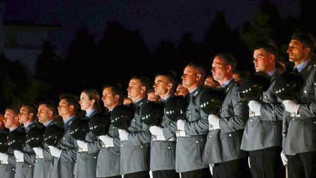 Soldiers of the German Army Bundeswehr attend a ceremonial send-off Grand Tattoo for NATO's Supreme Allied Commander Europe (SACEUR) and Commander, U.S. European Command General Tod D. Wolters at the Ministry of Defence, in Berlin, Germany, June 1, 2022. REUTERS/Michele Tantussi