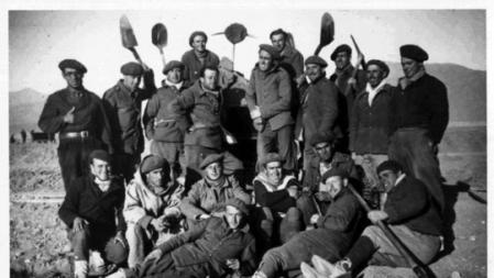 Compañía de trabajadores españoles exiliados en el campo de Bou Arfa