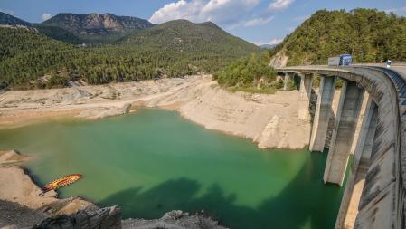 El de la Llosa del Cavall (Solsonès) es entre los grandes embalses de Catalunya el que más está notando los efectos de la sequía