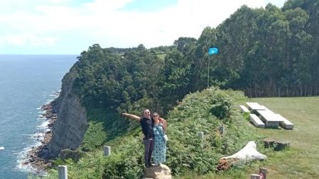 Catalina y Segundo visitando Asturias.&nbsp;