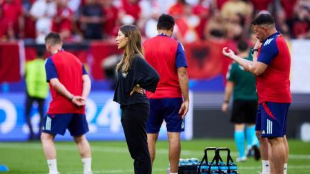 Toscana Viar a pie de campo junto al equipo