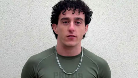 Alberto Ávila hará historia como el primer concursante paralímpico con prótesis en la pierna.