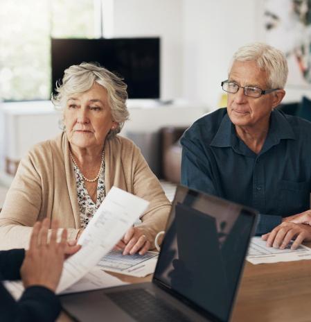 Antes de aceptar una herencia, lee esto: un notario y una abogada explican cómo evitar “una auténtica ruina financiera personal”
