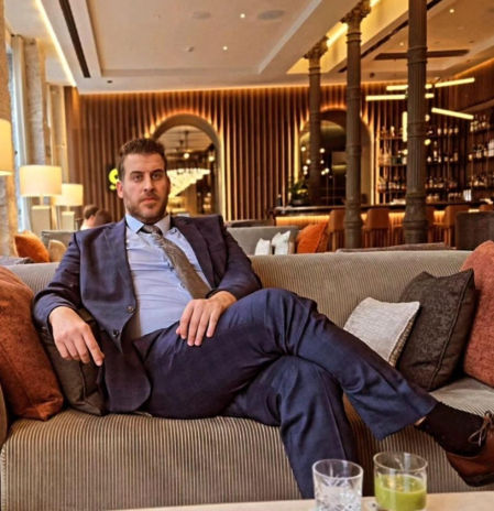 Dejó su trabajo en una aseguradora para defender a las víctimas de los abusos de estas compañías