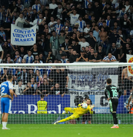 El Espanyol cae ante el Betis tras fallar Puado un penalti en el añadido