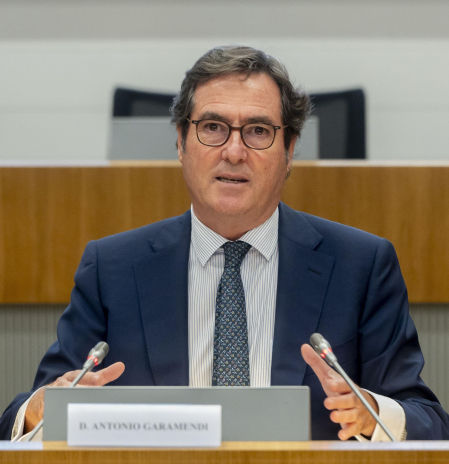 Garamendi afirma que “el Gobierno se pone morado” con las cotizaciones sociales