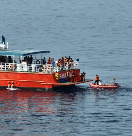 La Policía indonesia detiene al capitán del barco que naufragó con una familia valenciana