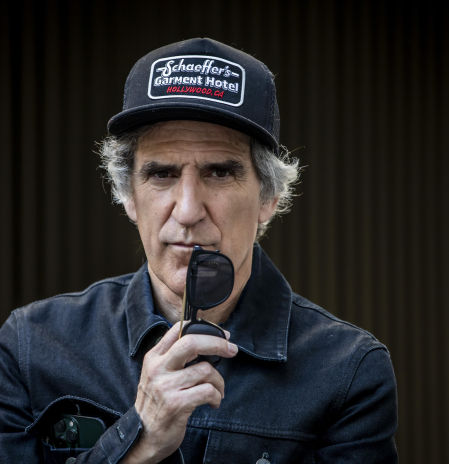 Mikel Erentxun: “Es más moderno mirar hacia atrás que hacia delante”