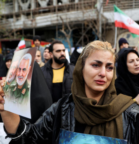 Burgueses y pobres confluyen en la revuelta iraní