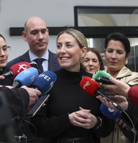 El PP abona la vía de la abstención del PSOE en Extremadura ante las exigencias de Vox