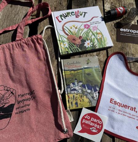 Todos los niños nacidos este 2026 en los Pallars recibirán un 'Morralet lingüístico' para divulgar el pallarés