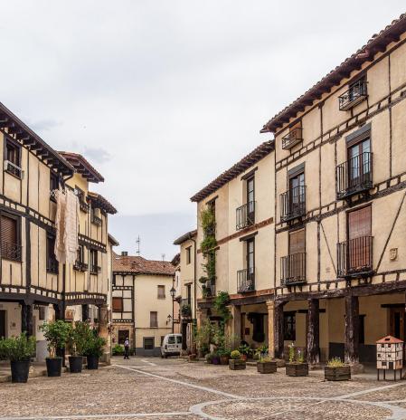 Covarrubias, la localidad burgalesa que tiene una duquesa vikinga y una capilla noruega