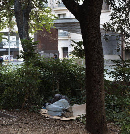 El tercer sector cifra en 100 millones de euros la respuesta urgente al sinhogarismo en Catalunya