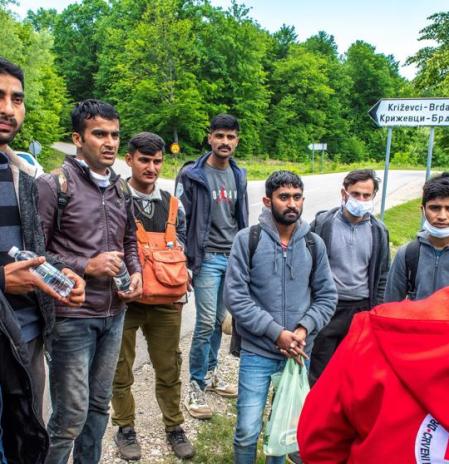 Cómo viven las personas refugiadas y migrantes el avance del coronavirus