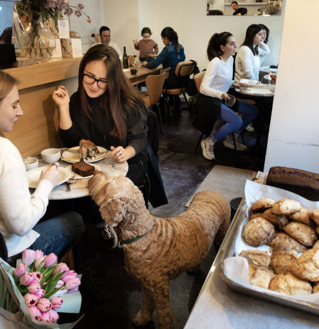 Una nueva generación de cafeterías redefine la escena barcelonesa