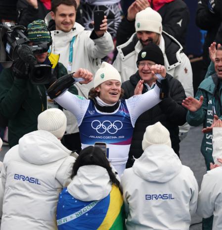 Ahora, Brasil es país de nieve: Pinheiro gana el gigante, primer oro de invierno de Sudamérica